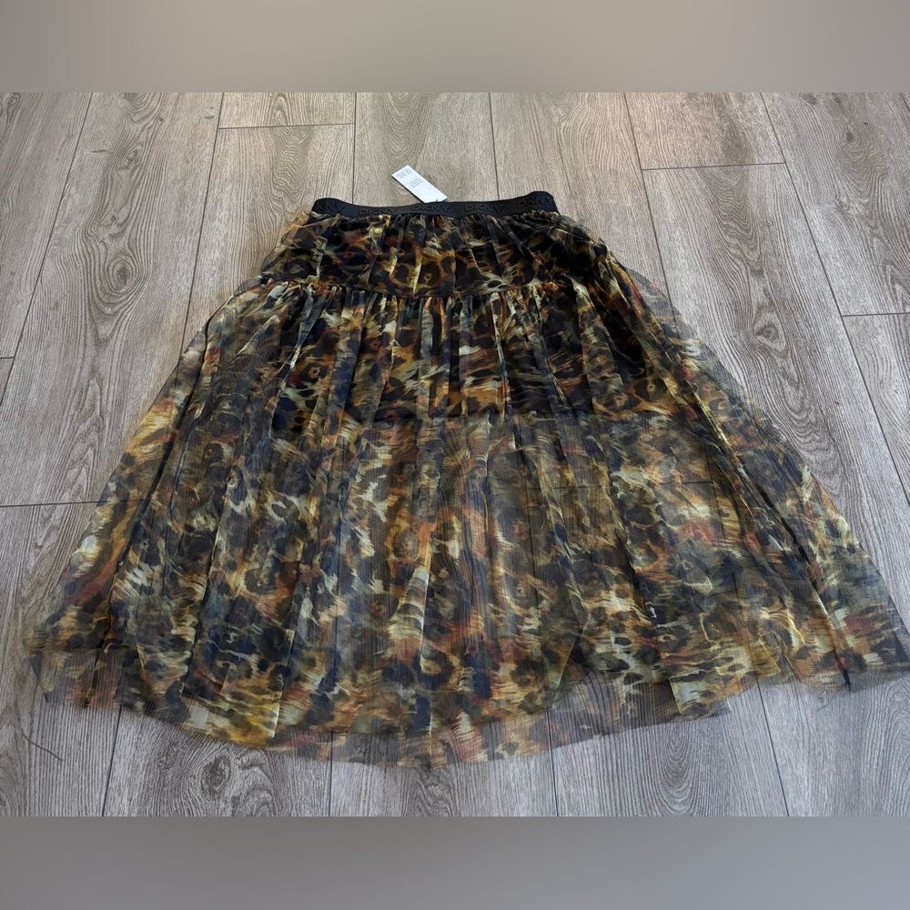 DKNY woman’s skirt very beautiful